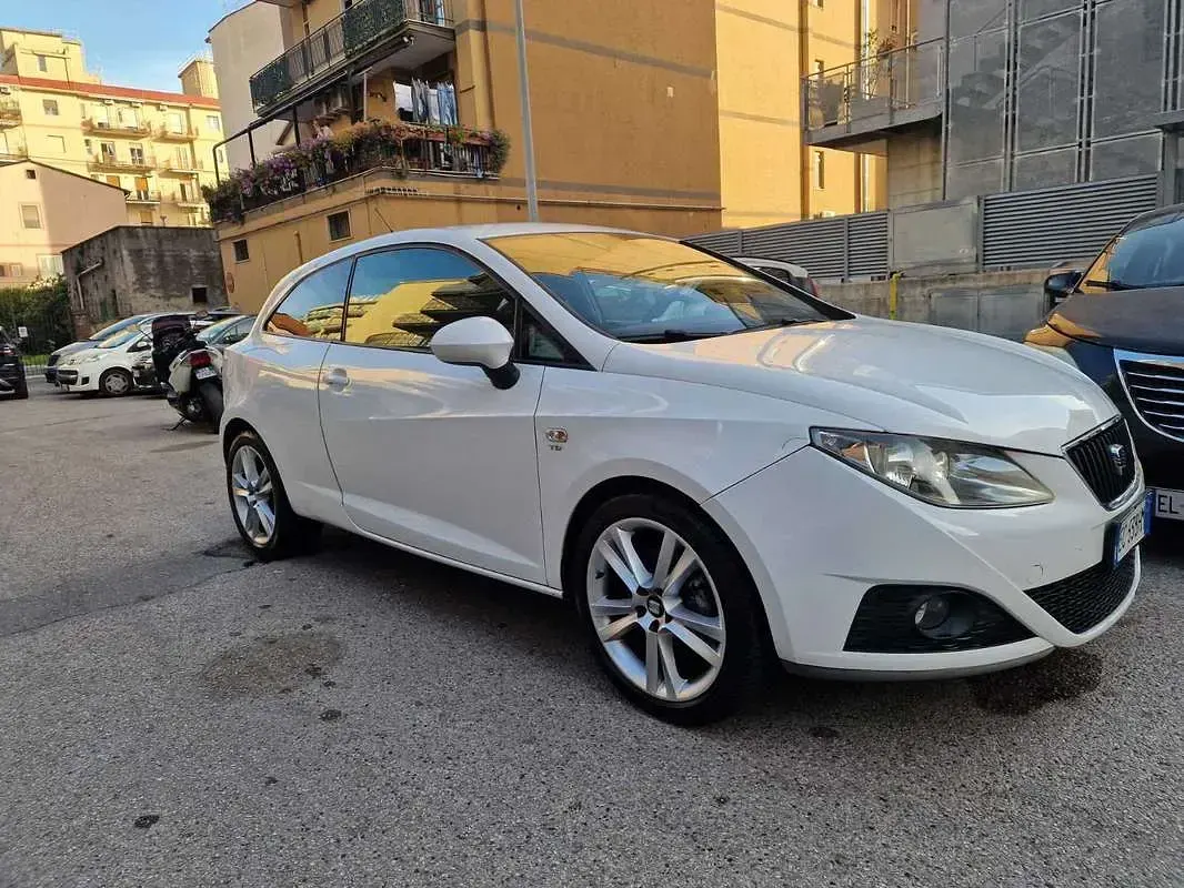 Usata Seat Ibiza Sport 105 CV (77 kW) 2011 Bianco Berlina