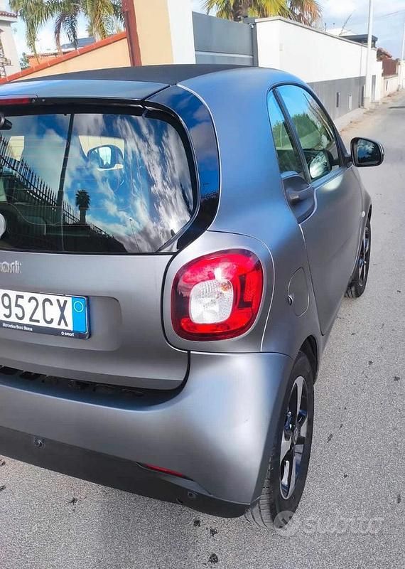 Usata Smart ForTwo Coupé Passion 41 kW (56 CV) 2021 Grigio Utilitaria