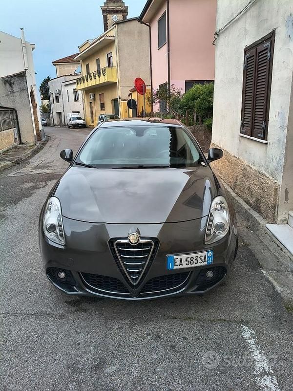 Usata Alfa Romeo Giulietta 105 CV (77 kW) 2010 Grigio Utilitaria