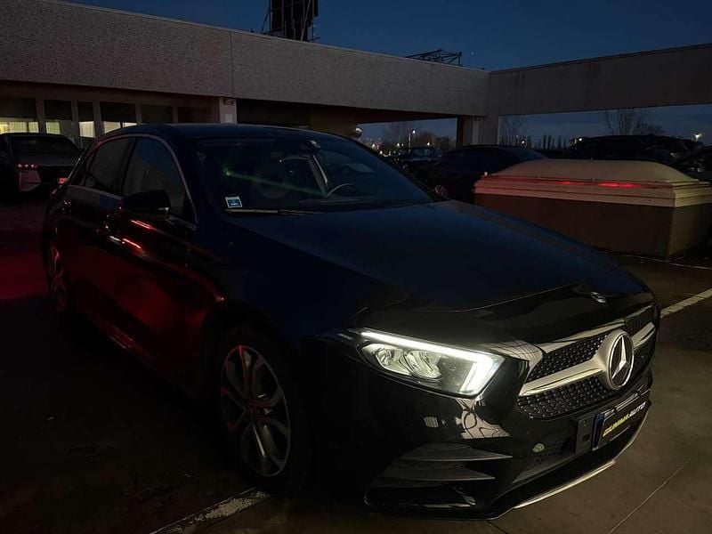 Gebraucht Mercedes A180 Premium 136 PS (100 kW) 2020 Schwarz Limousine