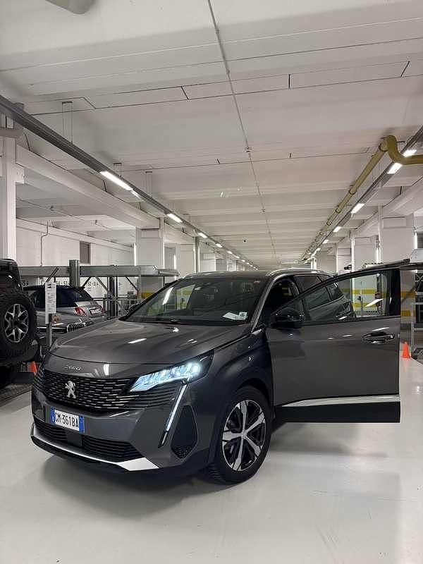 Usata Peugeot 5008 Allure 131 CV (96 kW) 2023 Grigio SUV