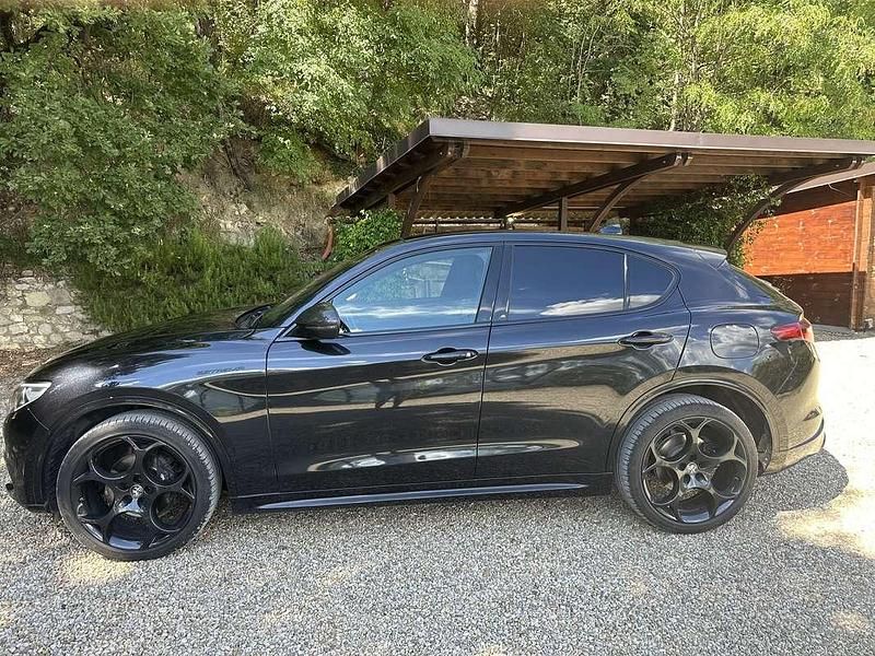 Usata 2022 Alfa Romeo Stelvio Estrema SUV | 39.000 € (Molto cara) - Immagine 1/4