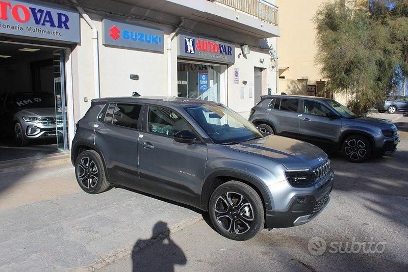 Nuova Jeep Avenger Summit 101 CV (74 kW) 2025 Grigio SUV