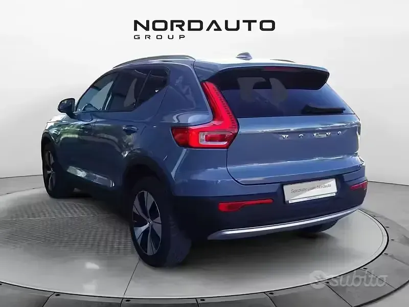 Usata Volvo XC40 Momentum 150 CV (110 kW) 2020 Grigio SUV