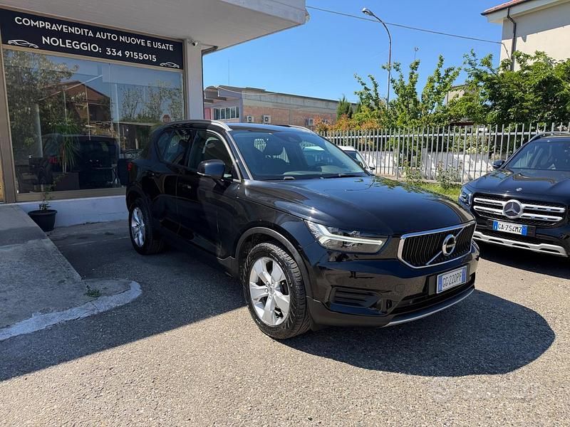 Gebraucht Volvo XC40 Momentum 150 PS (110 kW) 2018 Schwarz SUV