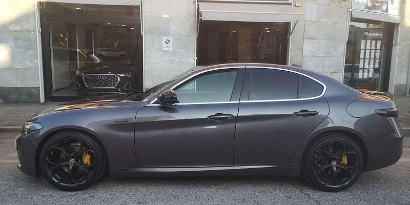 Usata Alfa Romeo Giulia 179 CV (131 kW) 2016 Grigio Berlina
