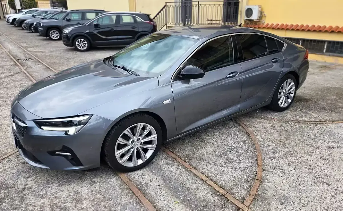 Usata Opel Insignia S 122 CV (89 kW) 2022 Grigio Berlina