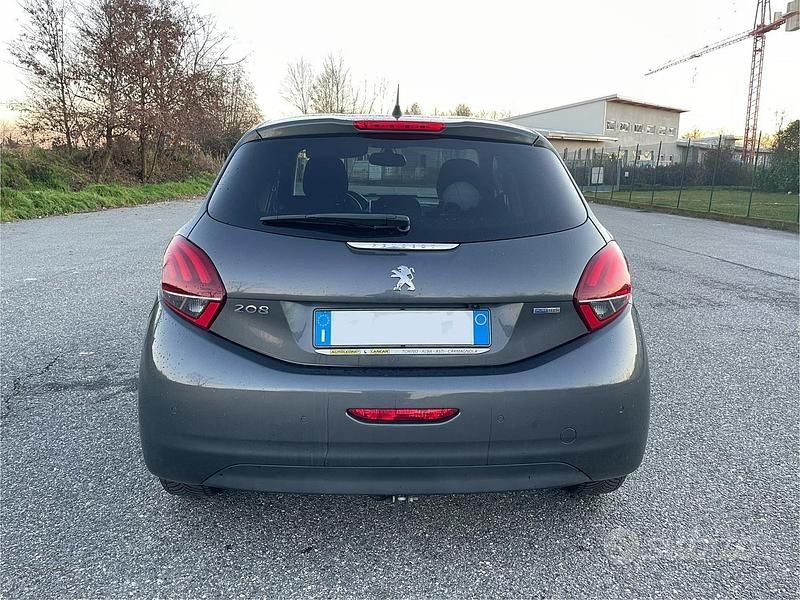 Usata Peugeot 208 Allure 82 CV (60 kW) 2017 Grigio Utilitaria