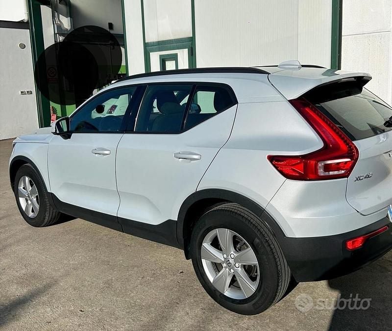 Usata Volvo XC40 129 CV (94 kW) 2021 Grigio SUV