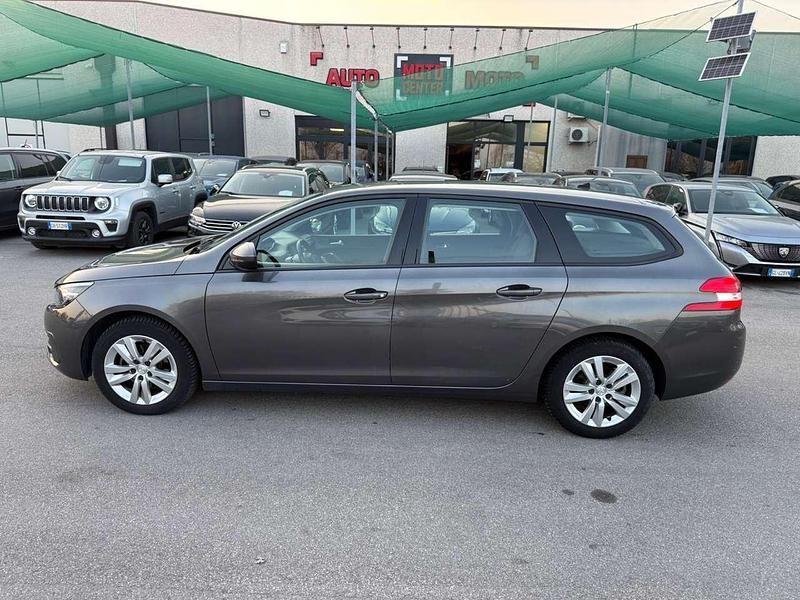 Usata Peugeot 308 Business-Line 131 CV (96 kW) 2021 Grigio Station wagon