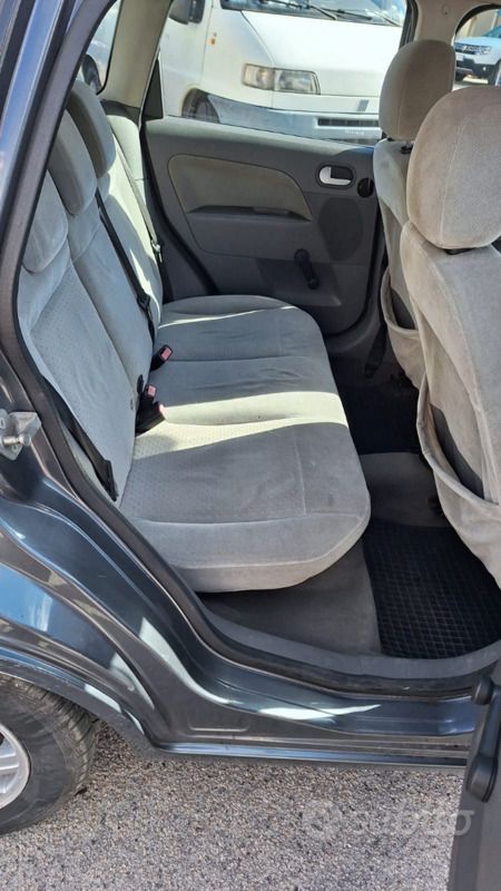 Usata Ford Fiesta 75 CV (55 kW) 2003 Blu Utilitaria