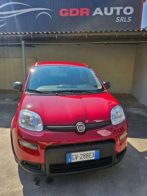 Rosso Usata 2024 Fiat Panda S Due volumi | 12.900 € (Buon prezzo) - Immagine 1/4