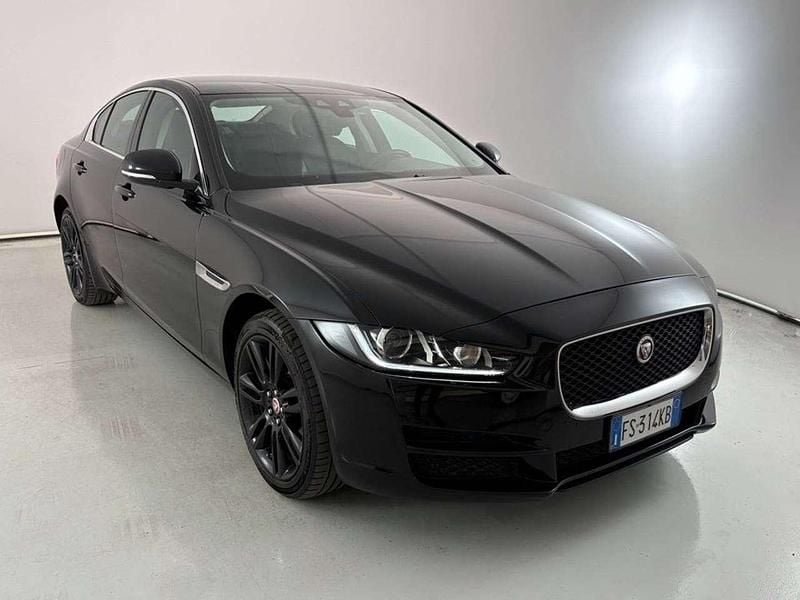 Usata Jaguar XE 179 CV (131 kW) 2019 Nero Berlina