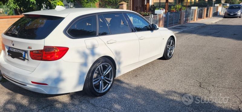 Usata BMW 318 Sport Line 143 CV (105 kW) 2013 Bianco Berlina
