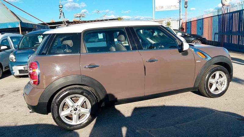 Usata Mini Cooper Countryman 122 CV (89 kW) 2014 Marrone SUV