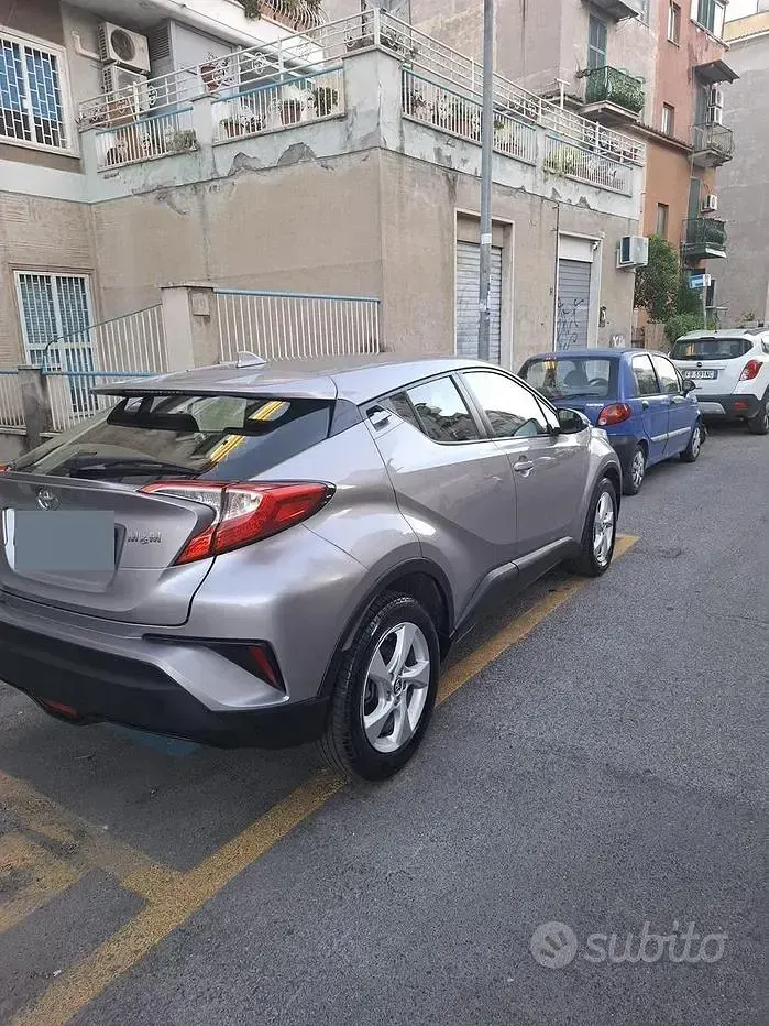 Usata Toyota C-HR Style 116 CV (85 kW) 2017 Grigio SUV