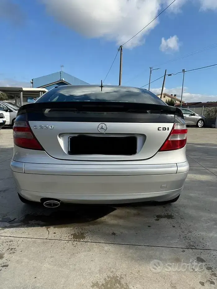 Usata Mercedes C220 Avantgarde 150 CV (110 kW) 2007 Grigio Coupé