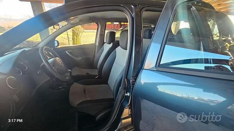 Usata Dacia Duster 110 CV (80 kW) 2014 Grigio SUV
