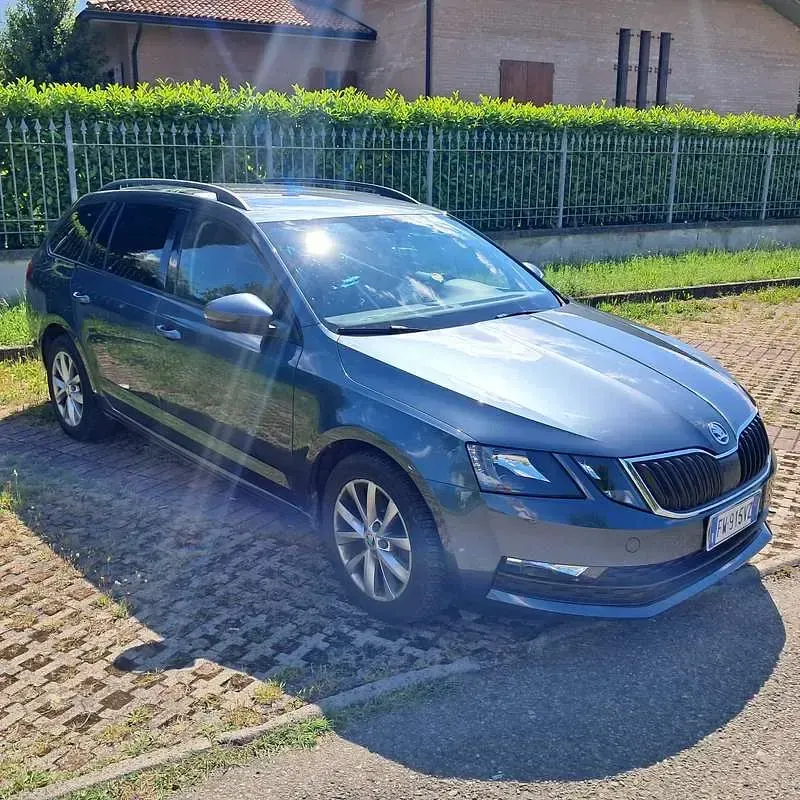 Usata Skoda Octavia Active 116 CV (85 kW) 2019 Grigio Station wagon