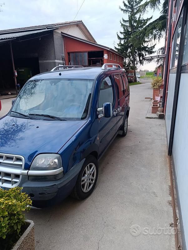 Usata Fiat Doblò 105 CV (77 kW) 2003 Blu Monovolume