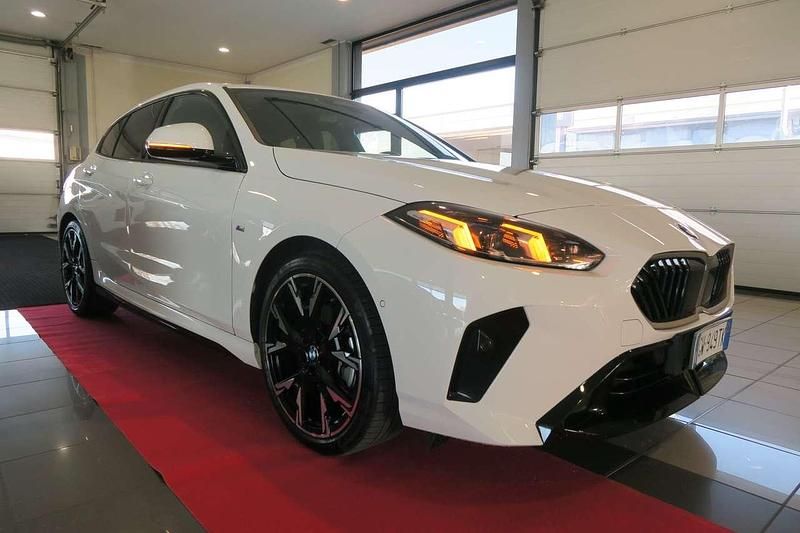 Usata BMW 120 M Sport 163 CV (119 kW) 2025 Alpineweiss Utilitaria