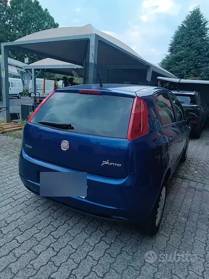 Usata Fiat Grande Punto 77 CV (56 kW) 2009 Bluazzurro Utilitaria