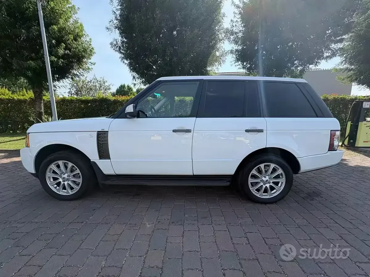 Usata Land Rover Range Rover Autobiography 313 CV (230 kW) 2011 Bianco SUV