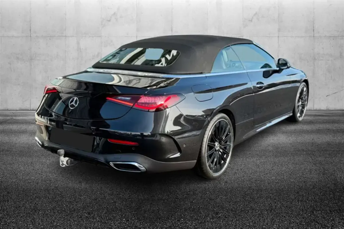 Usata Mercedes CLE300 AMG Line Premium 258 CV (189 kW) 2024 Nero Cabrio