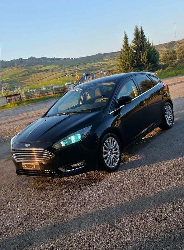 Usata Ford Focus Titanium S 120 CV (88 kW) 2015 Nero Berlina