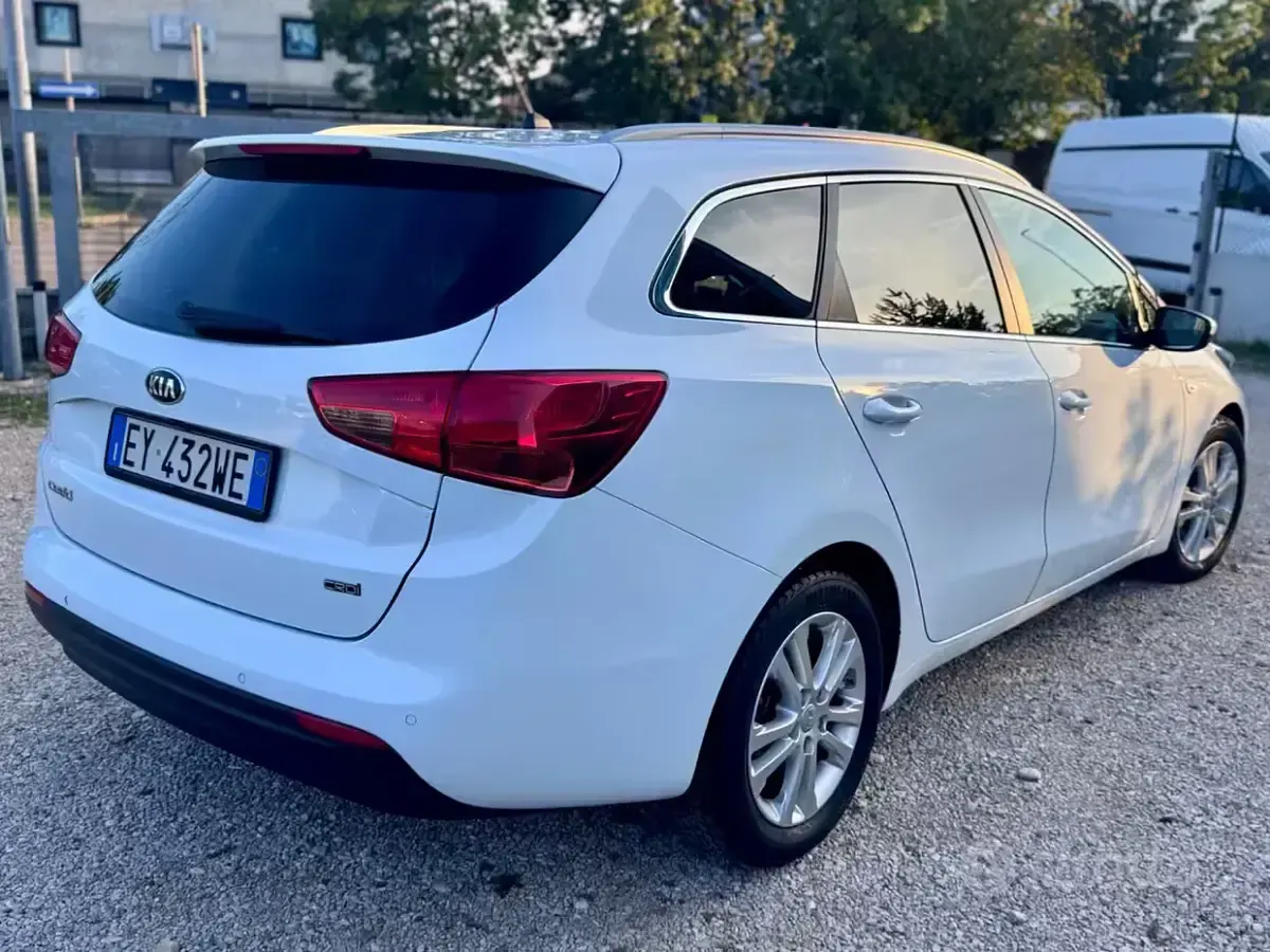 Usata Kia Ceed Sportswagon 110 CV (80 kW) 2015 Bianco Station wagon