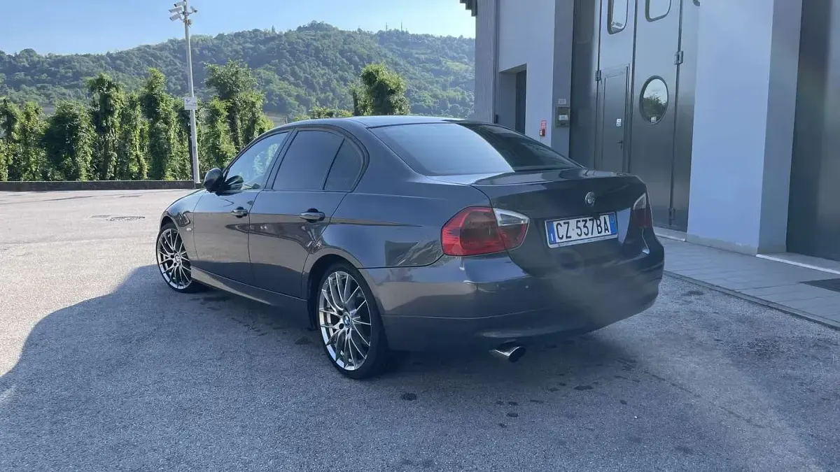 Usata BMW 320 163 CV (119 kW) 2005 Grigio Berlina