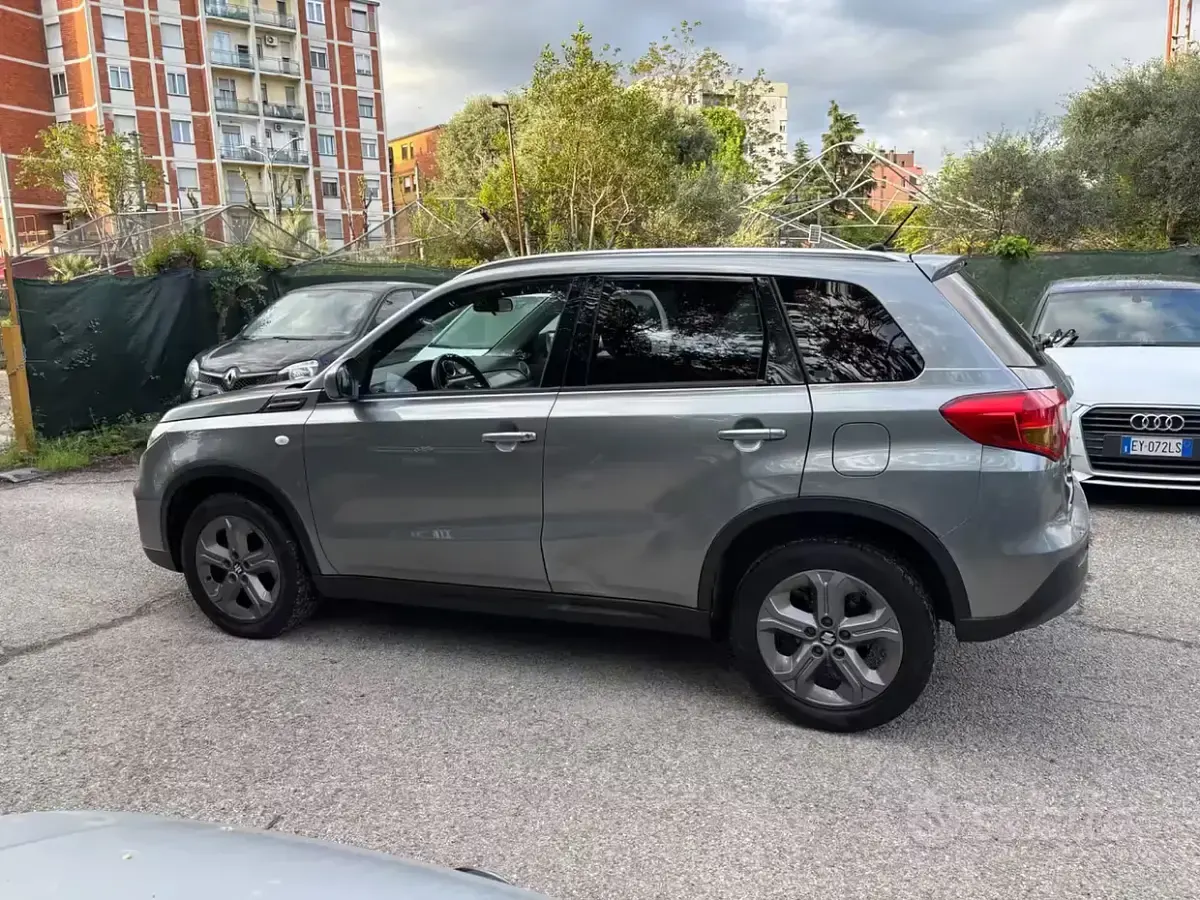 Usata Suzuki Vitara Cool 120 CV (88 kW) 2016 Grigio SUV