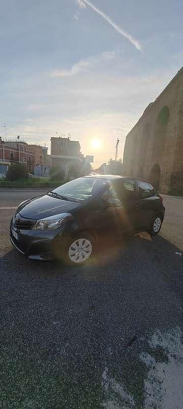 Usata Toyota Yaris Active 69 CV (50 kW) 2012 Utilitaria