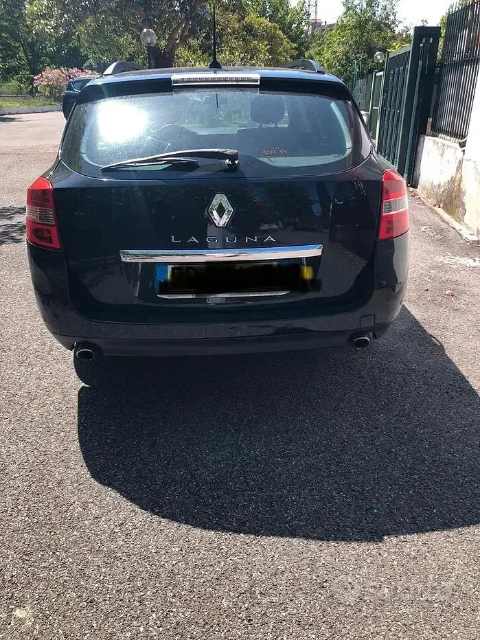 Usata Renault Laguna III 150 CV (110 kW) 2010 Nero Station wagon