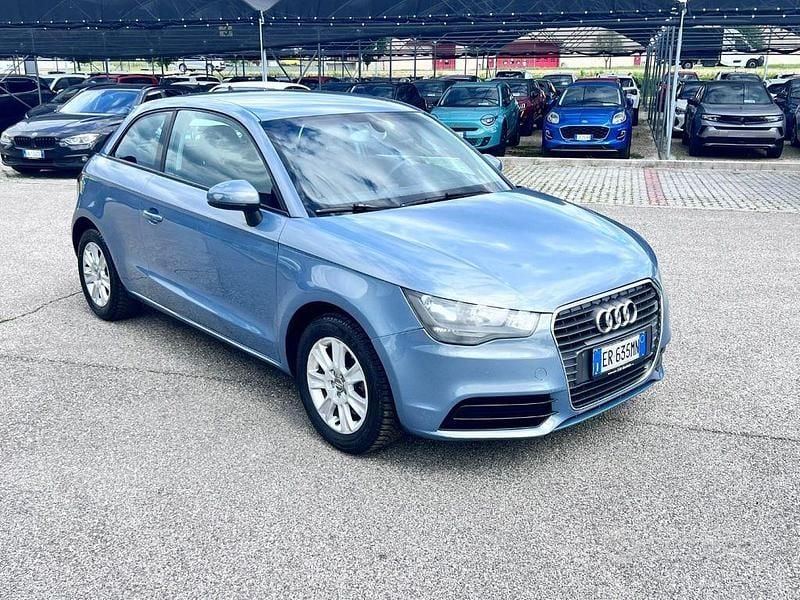 Usata Audi A1 Attraction 122 CV (89 kW) 2013 Azzurro Utilitaria