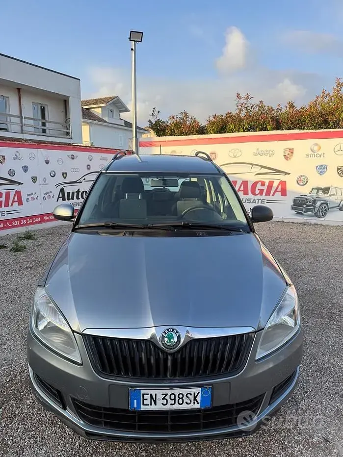 Usata Skoda Roomster Ambition 69 CV (50 kW) 2012 Grigio Monovolume