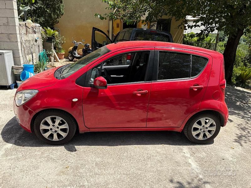 Usata Opel Agila 86 CV (63 kW) 2011 Rosso Utilitaria