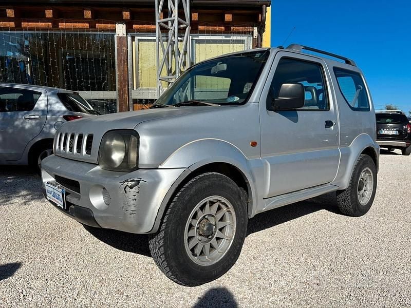Usata Suzuki Jimny 80 CV (58 kW) 2000 Grigio SUV