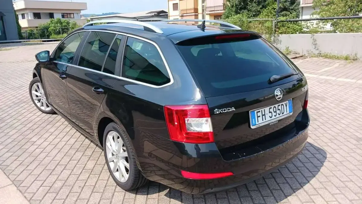 Usata Skoda Octavia Style 110 CV (80 kW) 2017 Nero Station wagon