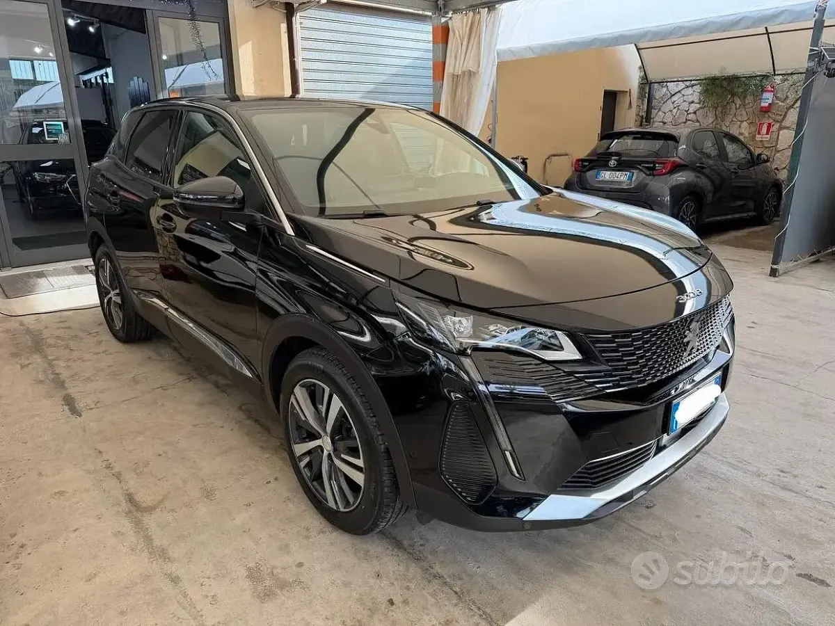Usata Peugeot 3008 Allure 131 CV (96 kW) 2023 Nero SUV