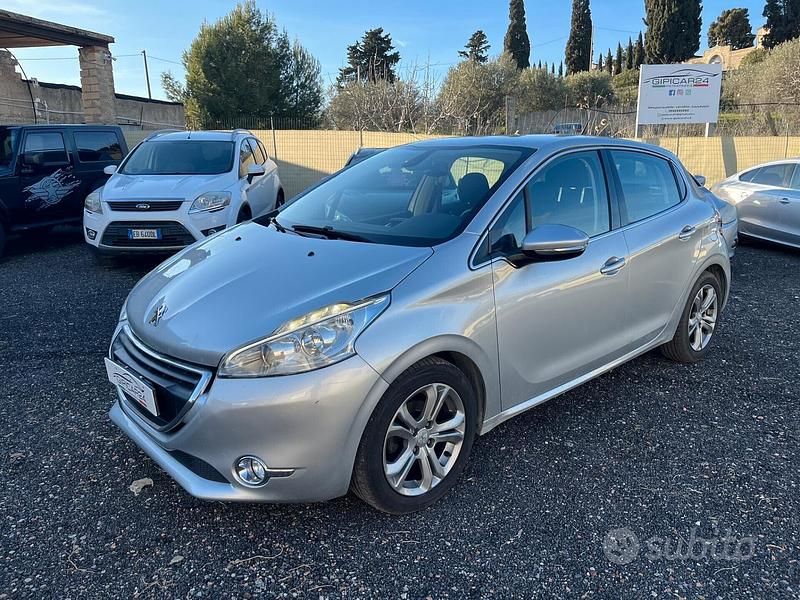 Usata Peugeot 208 Allure 82 CV (60 kW) 2014 Grigio Utilitaria