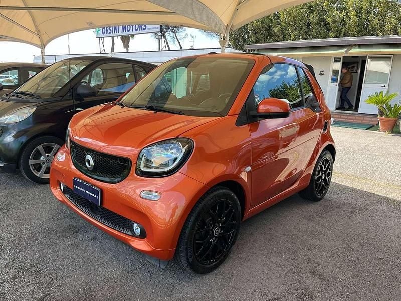 Usata Smart ForTwo Electric Drive Passion 41 kW (56 CV) 2020 Arancione Cabrio