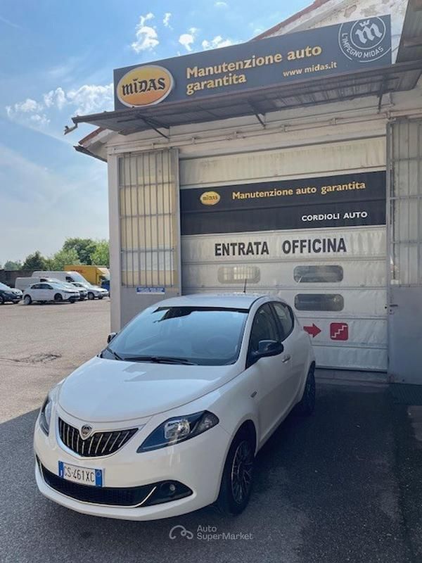 Usata Lancia Ypsilon 69 CV (50 kW) 2024 Bianco Utilitaria