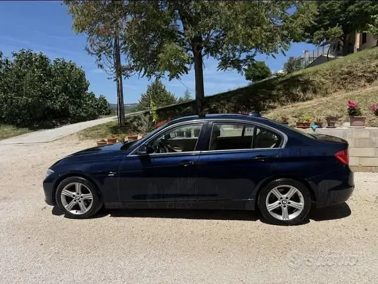 Usata BMW 320 Luxury Line 184 CV (135 kW) 2013 Berlina