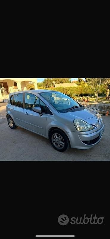 Usata Renault Modus 105 CV (77 kW) 2008 Grigio Monovolume