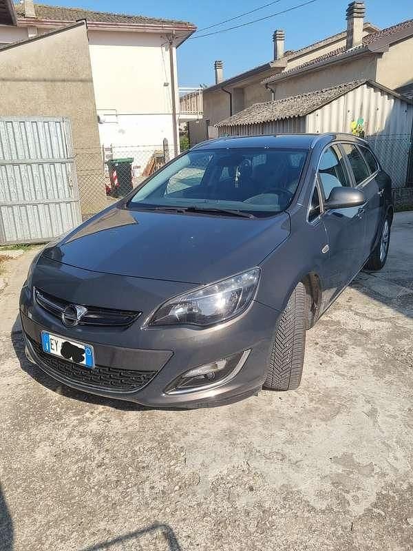 Usata 2015 Opel Astra Cosmo Station wagon | 4900 € (Super prezzo) - Immagine 1/4