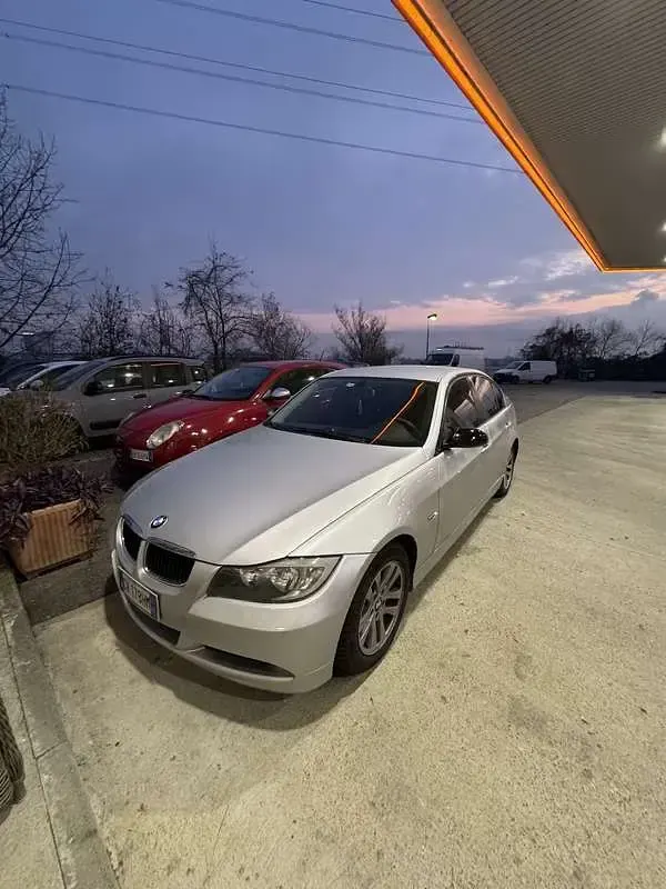 Usata BMW 320 Efficient Dynamics 163 CV (119 kW) 2005 Argento Berlina