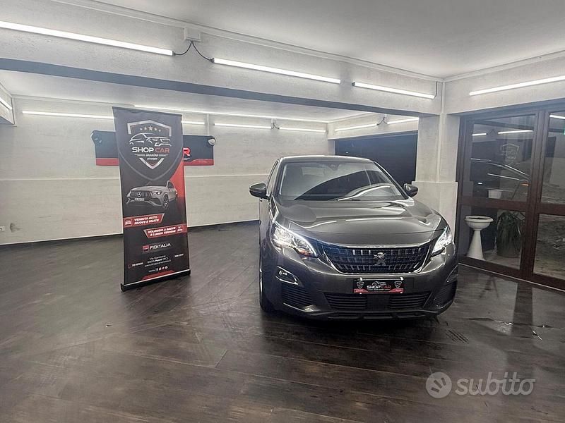 Usata Peugeot 3008 Business-Line 131 CV (96 kW) 2019 Verde SUV