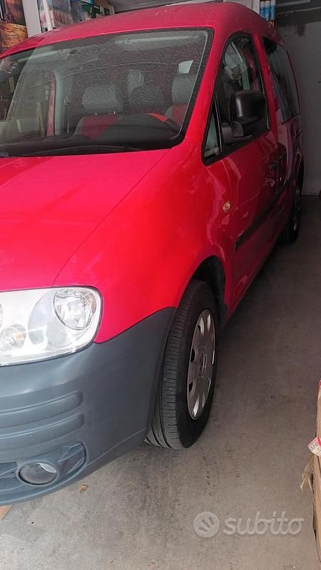 Usata VW Caddy 109 CV (80 kW) 2008 Rosso Monovolume