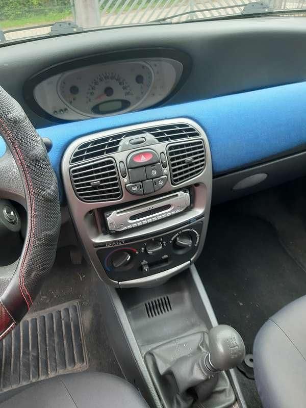 Usata Lancia Ypsilon 60 CV (44 kW) 2001 Argento Utilitaria